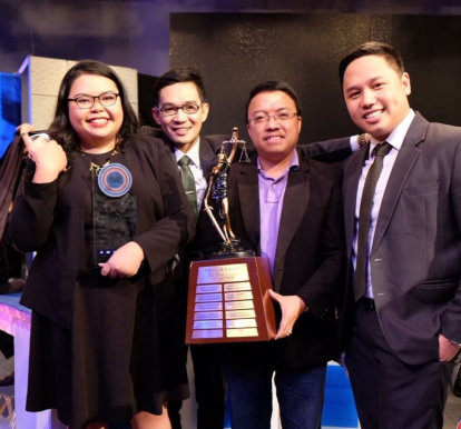 USC students with their trophy